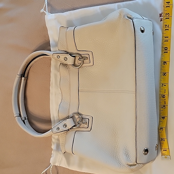 Authentic Coach handbag - Picture 3 of 14